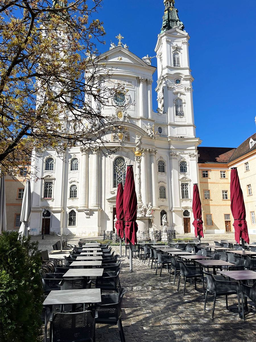 Il Sestante Wien – Restauranteinrichtung von 1000 Tische & Stühle